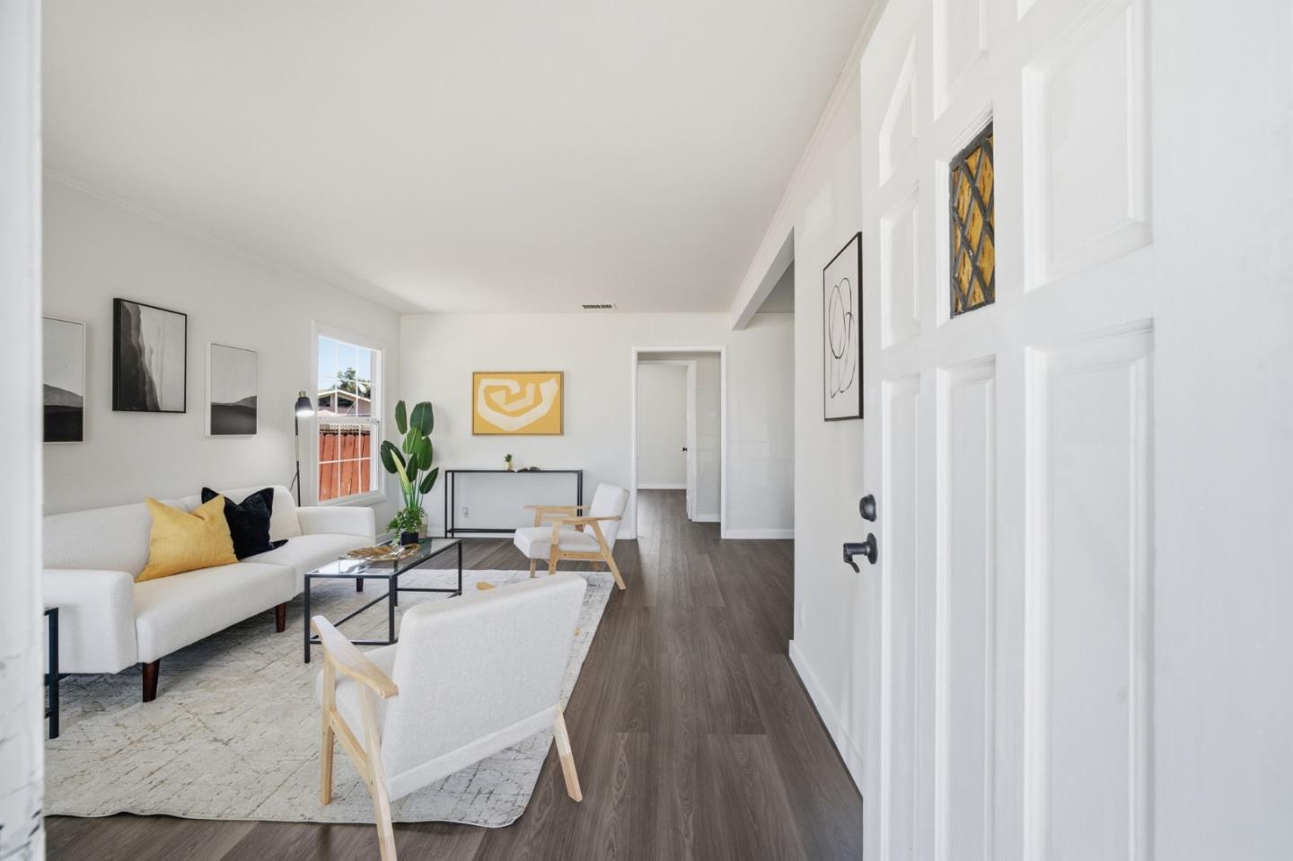 Detail Gallery Image 5 of 31 For 104 Lotus Way, East Palo Alto,  CA 94303 - 3 Beds | 2 Baths