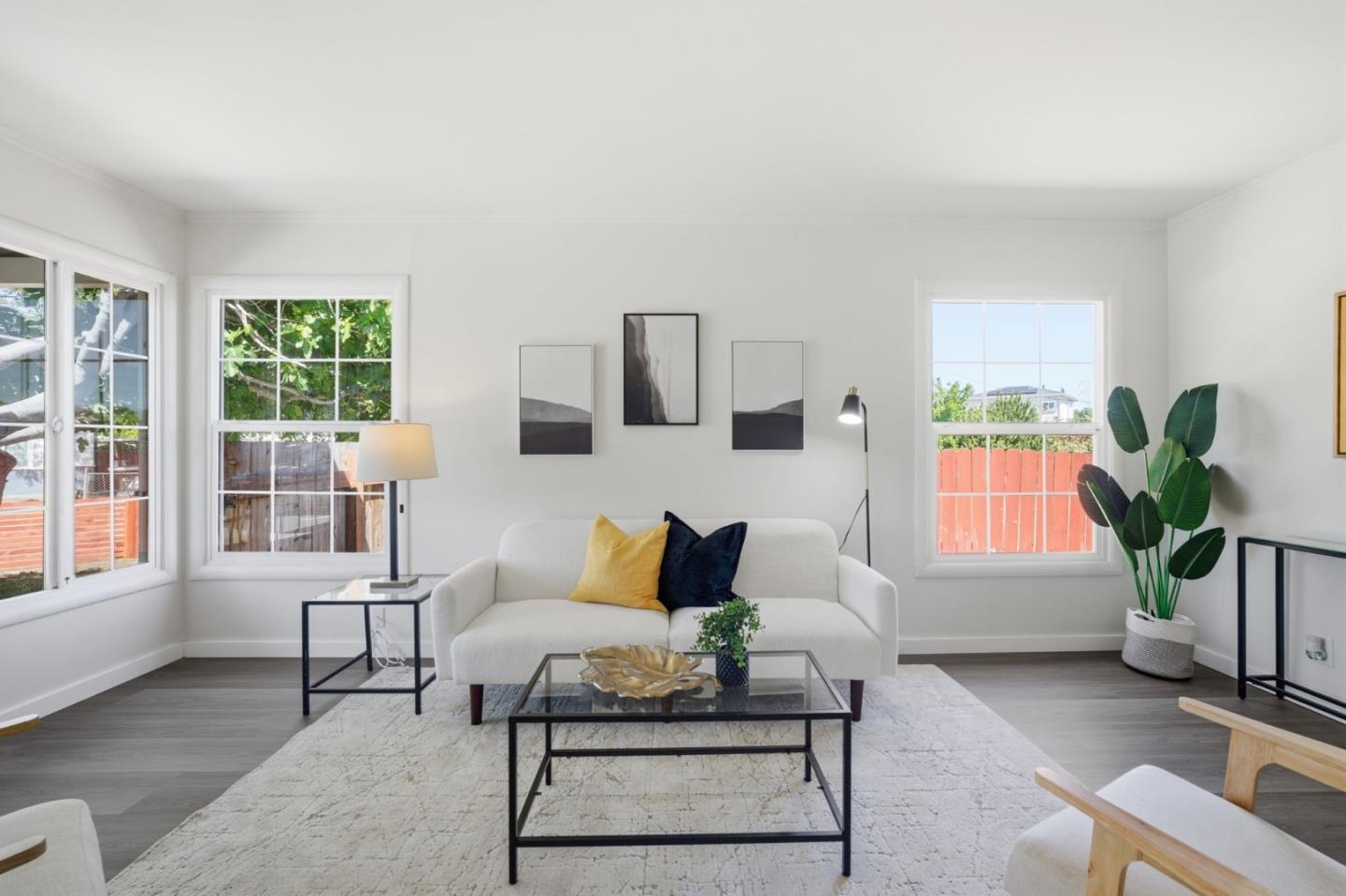 Detail Gallery Image 8 of 31 For 104 Lotus Way, East Palo Alto,  CA 94303 - 3 Beds | 2 Baths