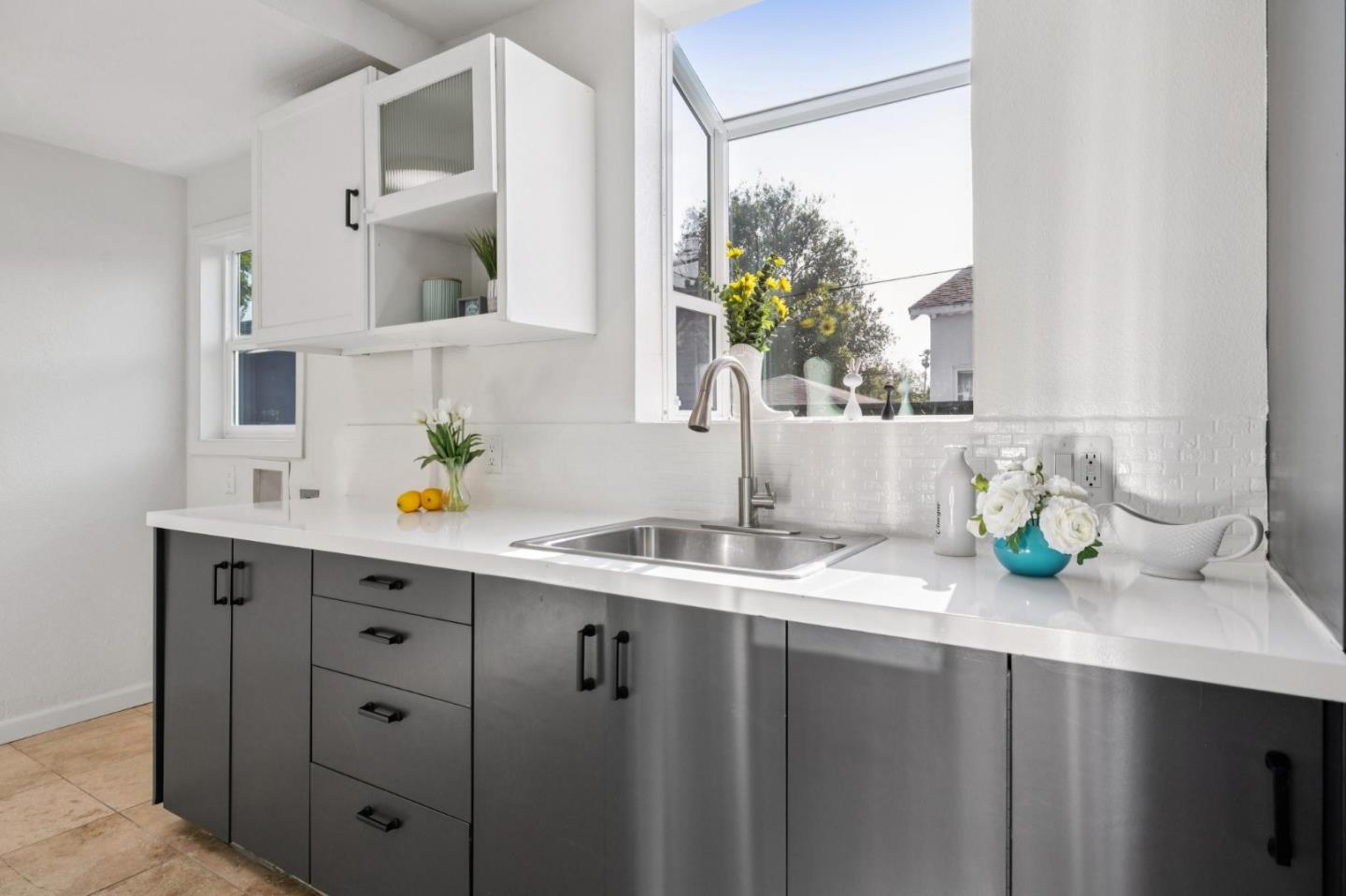 Detail Gallery Image 12 of 22 For 2352 Menalto Ave, East Palo Alto,  CA 94303 - 2 Beds | 1 Baths