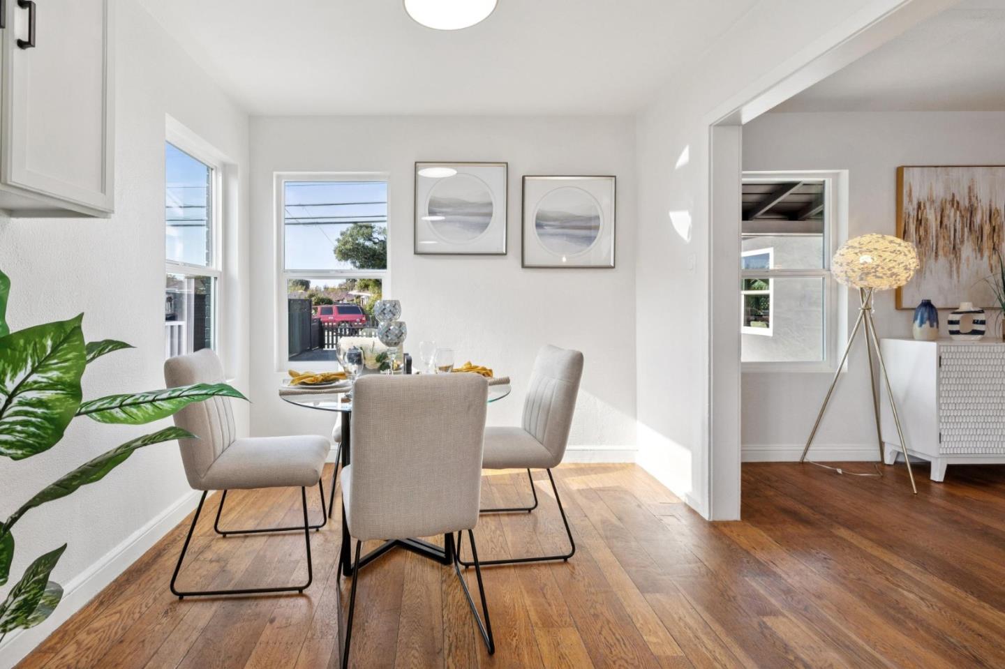 Detail Gallery Image 8 of 22 For 2352 Menalto Ave, East Palo Alto,  CA 94303 - 2 Beds | 1 Baths