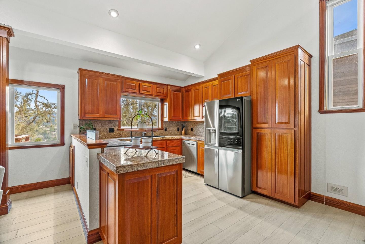 Detail Gallery Image 13 of 48 For 803 Cresta Vista Way, Aptos,  CA 95003 - 1 Beds | 2 Baths