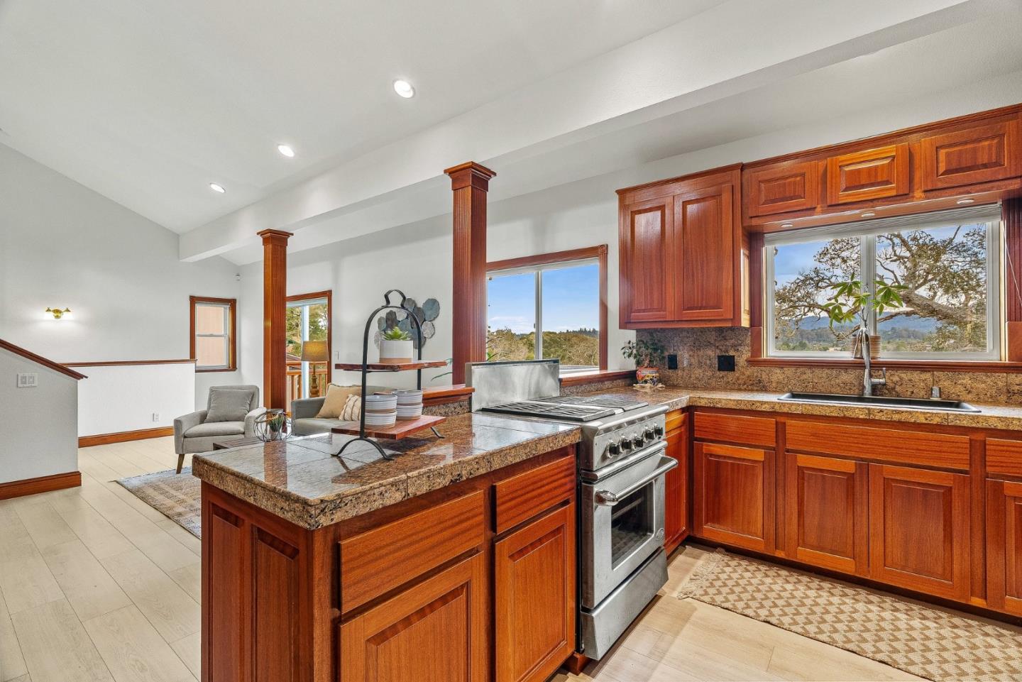 Detail Gallery Image 14 of 48 For 803 Cresta Vista Way, Aptos,  CA 95003 - 1 Beds | 2 Baths