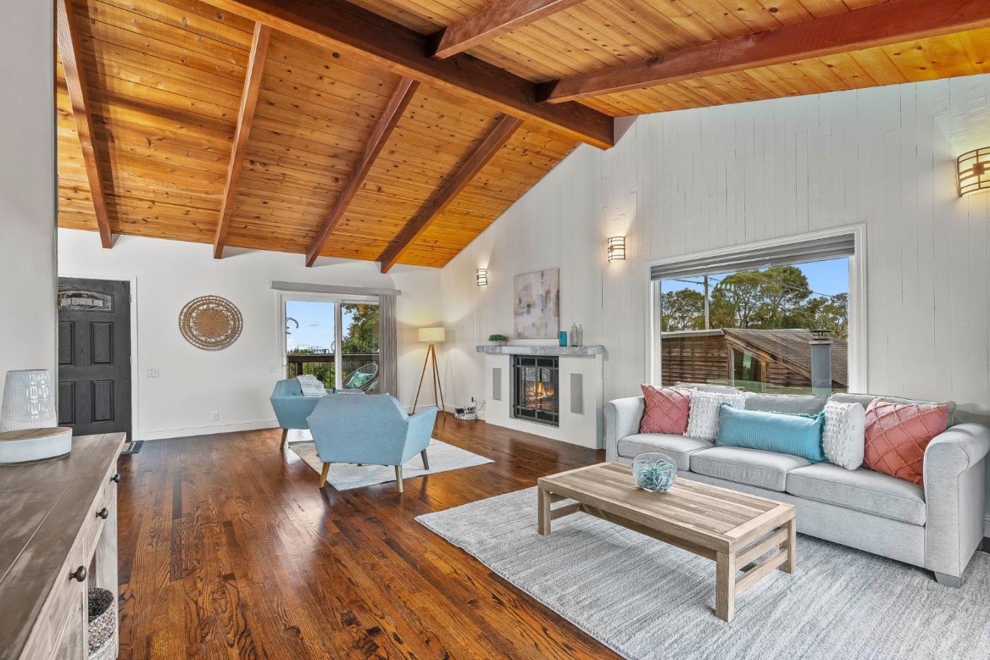 Detail Gallery Image 11 of 52 For 807 Cresta Vista Way, Aptos,  CA 95003 - 3 Beds | 2/1 Baths