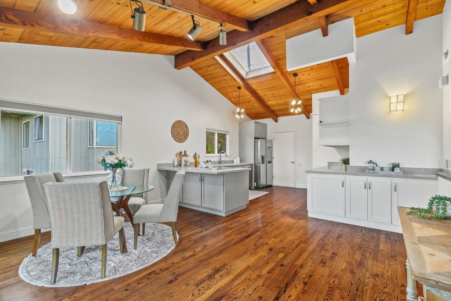 Detail Gallery Image 17 of 52 For 807 Cresta Vista Way, Aptos,  CA 95003 - 3 Beds | 2/1 Baths