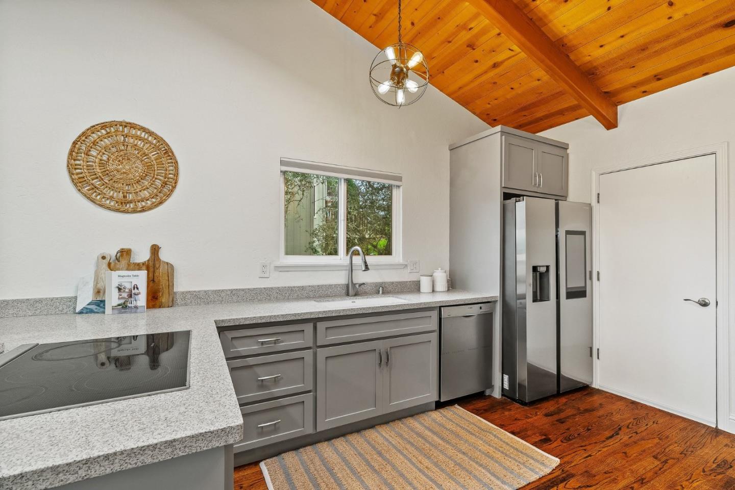 Detail Gallery Image 21 of 52 For 807 Cresta Vista Way, Aptos,  CA 95003 - 3 Beds | 2/1 Baths