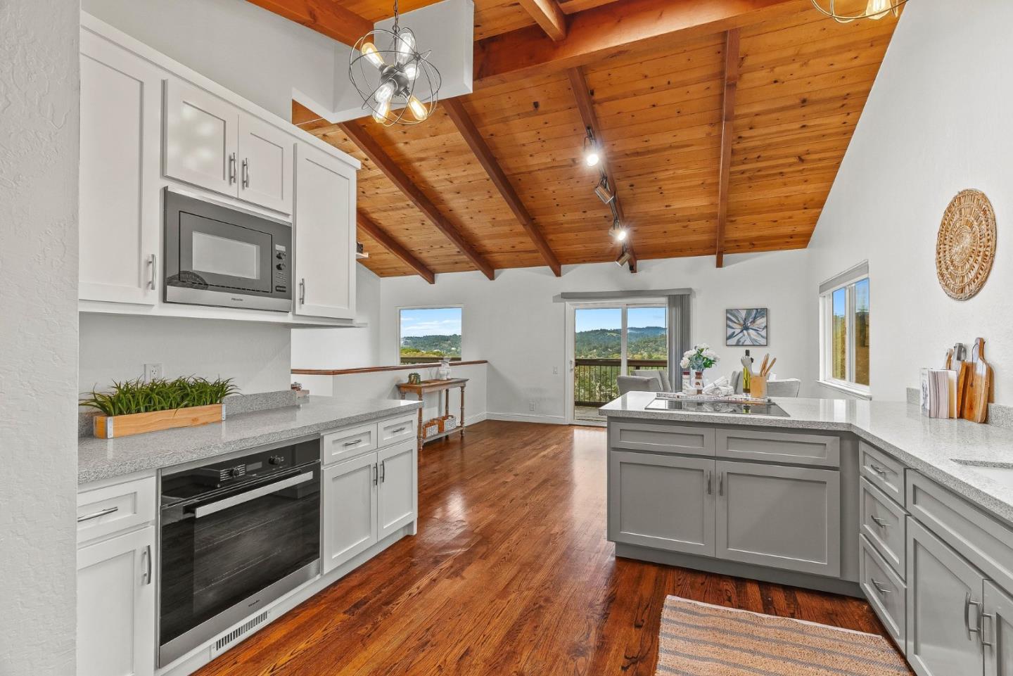 Detail Gallery Image 22 of 52 For 807 Cresta Vista Way, Aptos,  CA 95003 - 3 Beds | 2/1 Baths