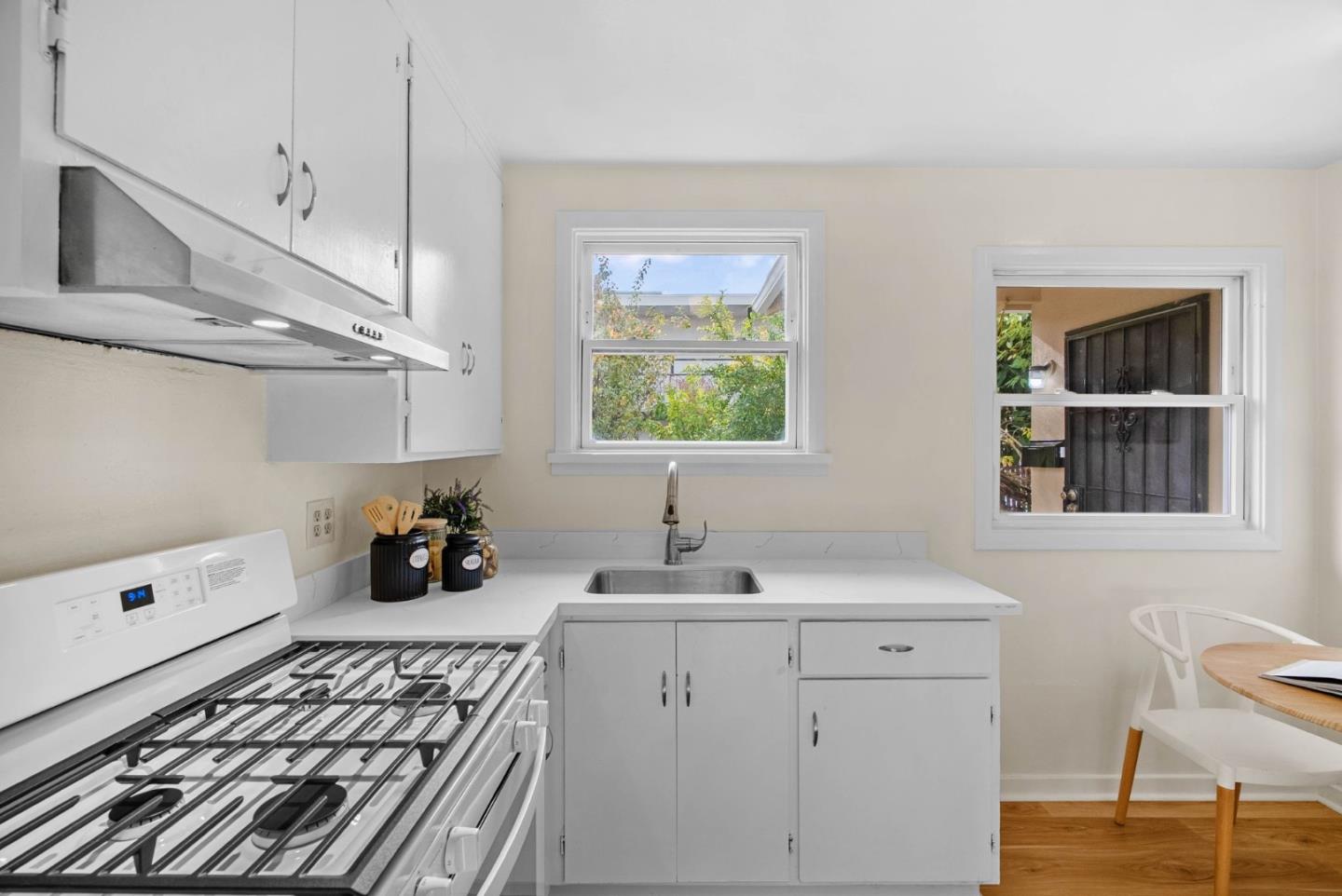 Detail Gallery Image 20 of 28 For 529/533 Huntington Ave, San Bruno,  CA 94066 - – Beds | – Baths