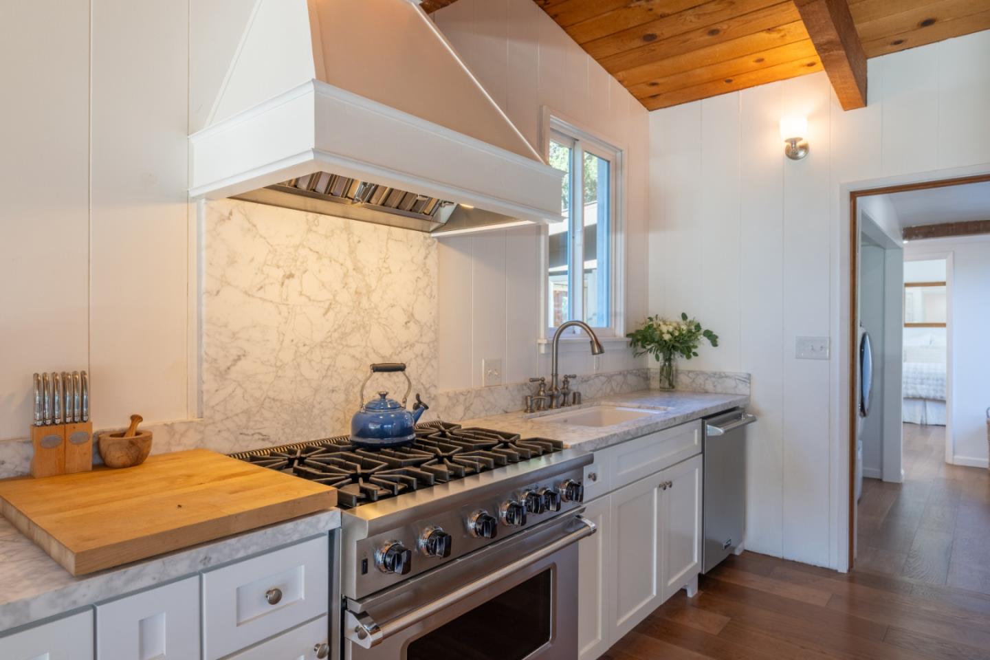 Detail Gallery Image 14 of 40 For 233 Country Club Dr, Carmel Valley,  CA 93924 - 4 Beds | 3 Baths