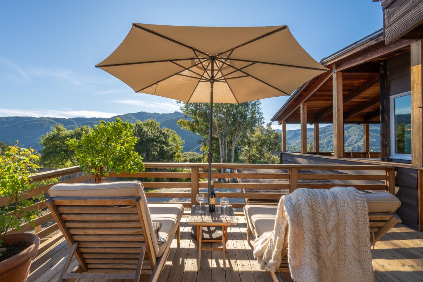 Detail Gallery Image 25 of 40 For 233 Country Club Dr, Carmel Valley,  CA 93924 - 4 Beds | 3 Baths