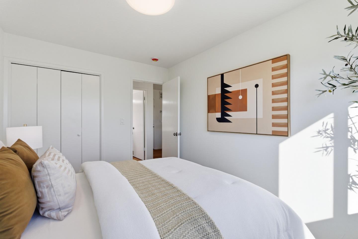 Detail Gallery Image 29 of 73 For 147 Leslie Dr, San Carlos,  CA 94070 - 5 Beds | 3 Baths