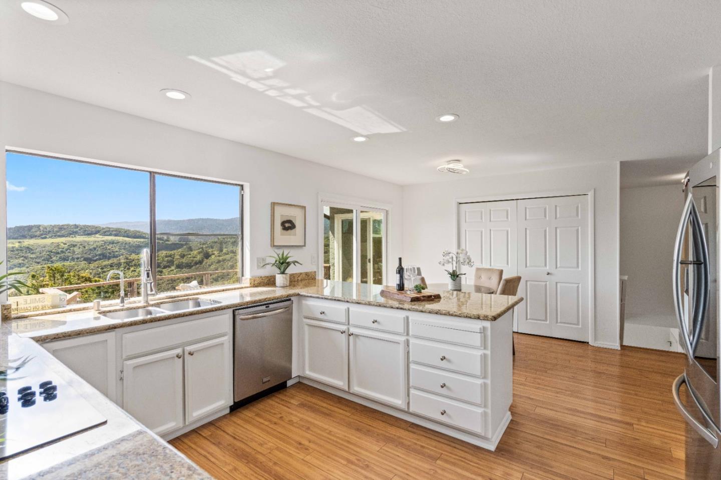 Detail Gallery Image 35 of 73 For 147 Leslie Dr, San Carlos,  CA 94070 - 5 Beds | 3 Baths