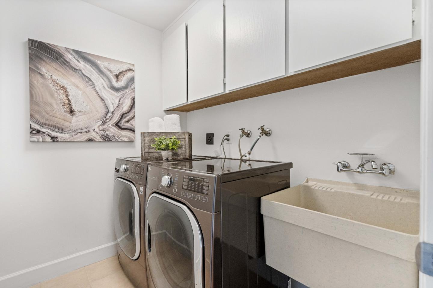 Detail Gallery Image 38 of 73 For 147 Leslie Dr, San Carlos,  CA 94070 - 5 Beds | 3 Baths