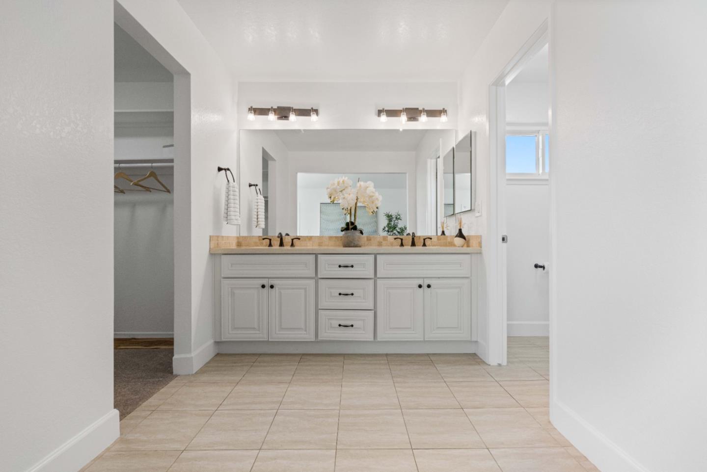 Detail Gallery Image 39 of 73 For 147 Leslie Dr, San Carlos,  CA 94070 - 5 Beds | 3 Baths