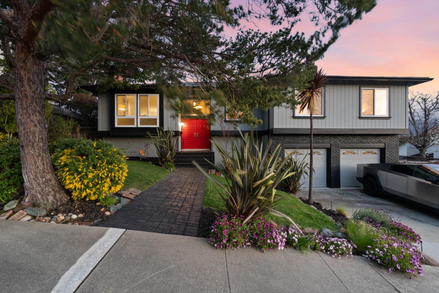 Detail Gallery Image 64 of 73 For 147 Leslie Dr, San Carlos,  CA 94070 - 5 Beds | 3 Baths