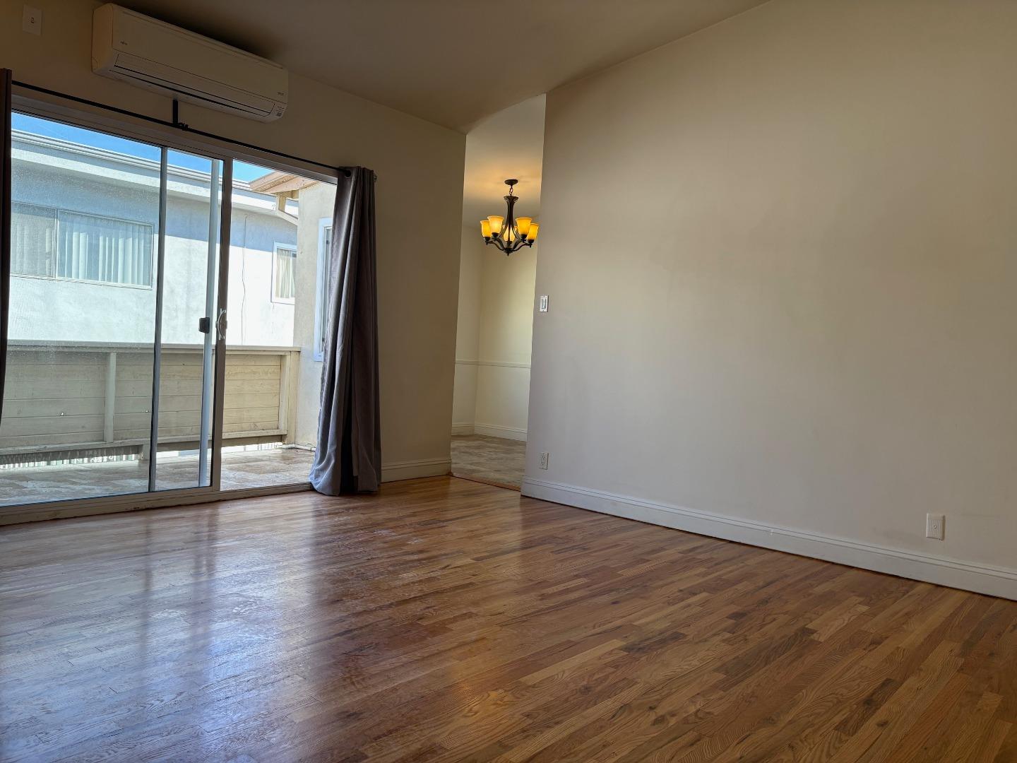 Detail Gallery Image 7 of 20 For 11719 Mayfield Ave #6,  Los Angeles,  CA 90049 - 1 Beds | 1 Baths