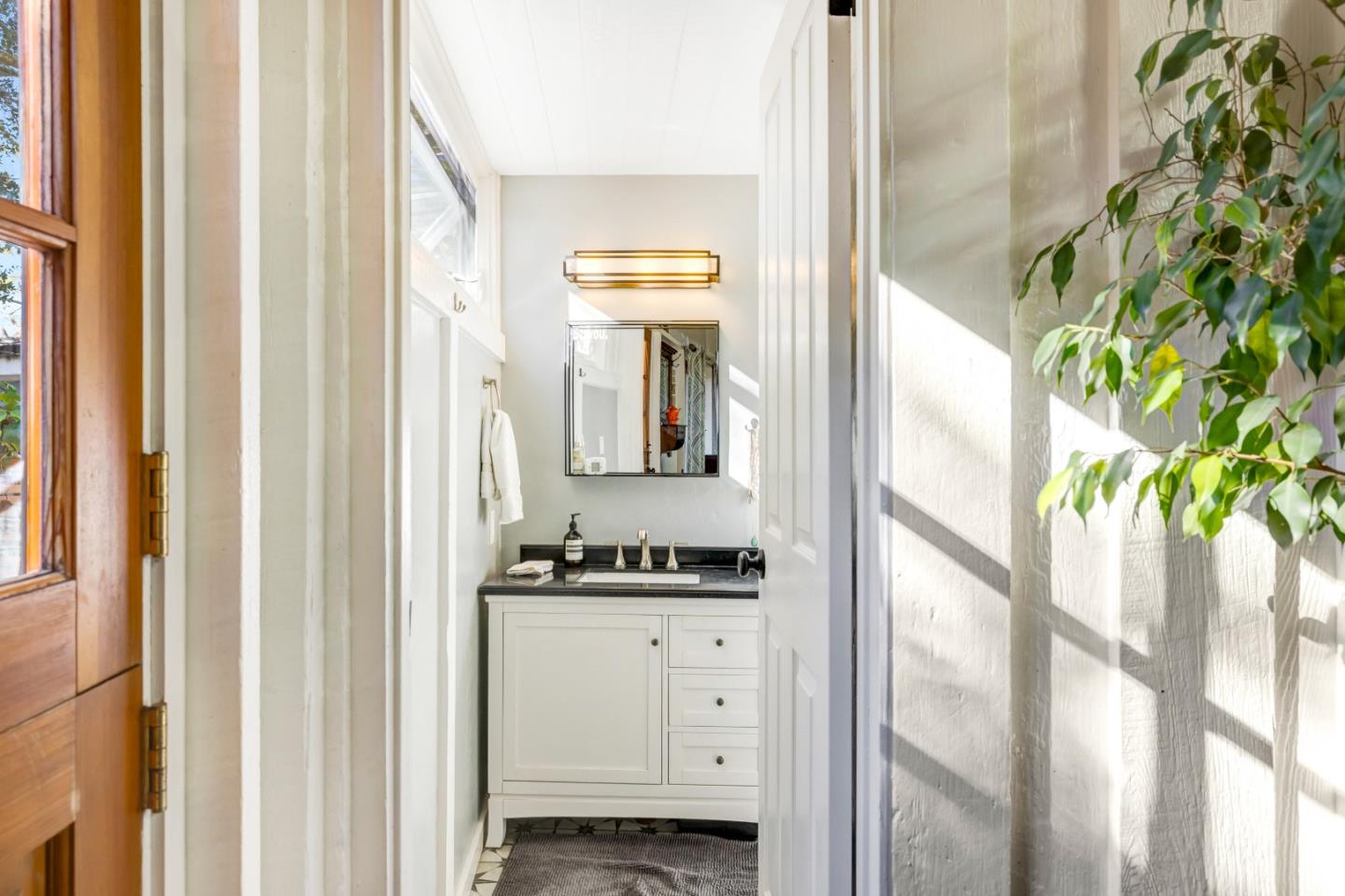 Detail Gallery Image 12 of 36 For 1171 Presidio Blvd, Pacific Grove,  CA 93950 - 3 Beds | 2 Baths