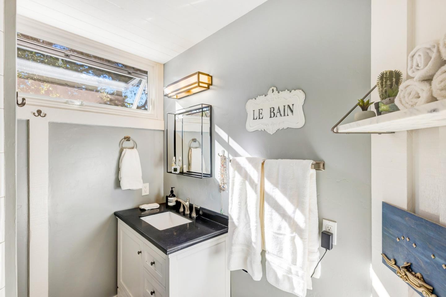 Detail Gallery Image 13 of 36 For 1171 Presidio Blvd, Pacific Grove,  CA 93950 - 3 Beds | 2 Baths