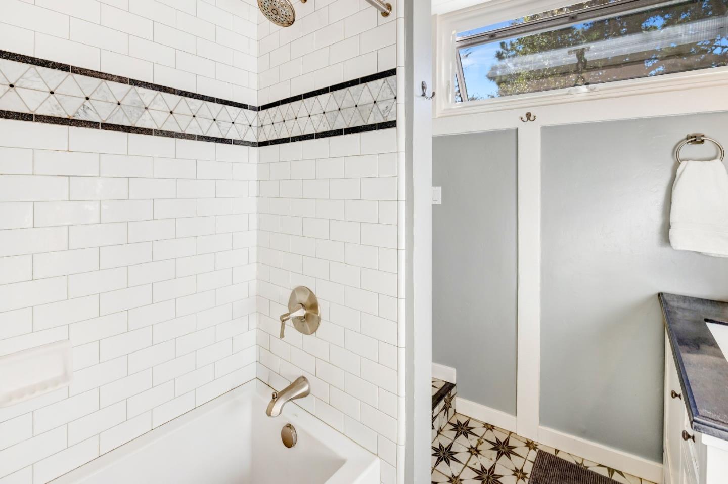 Detail Gallery Image 14 of 36 For 1171 Presidio Blvd, Pacific Grove,  CA 93950 - 3 Beds | 2 Baths