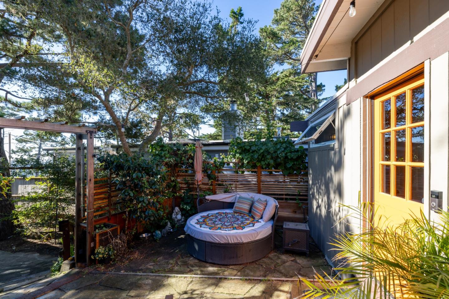 Detail Gallery Image 22 of 36 For 1171 Presidio Blvd, Pacific Grove,  CA 93950 - 3 Beds | 2 Baths