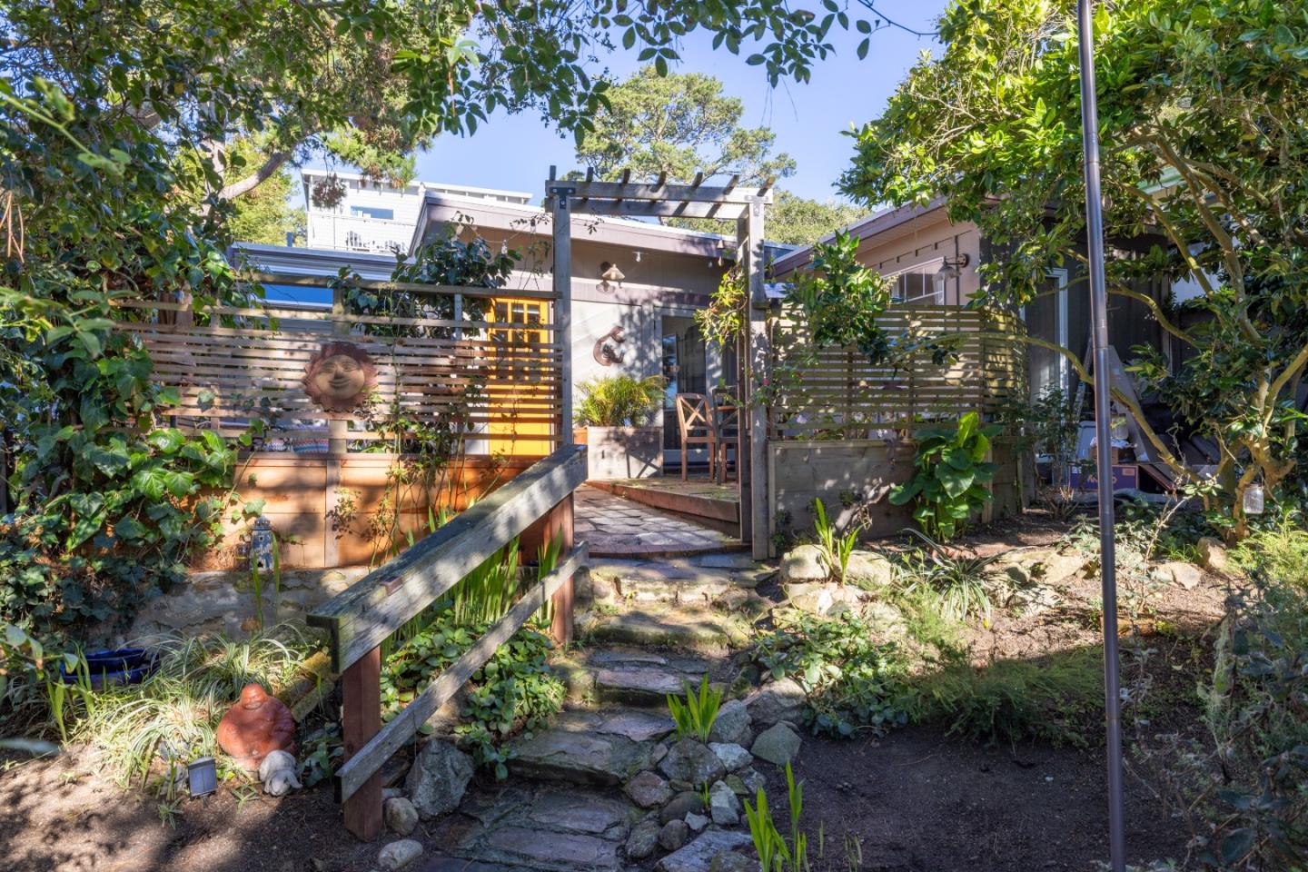 Detail Gallery Image 25 of 36 For 1171 Presidio Blvd, Pacific Grove,  CA 93950 - 3 Beds | 2 Baths