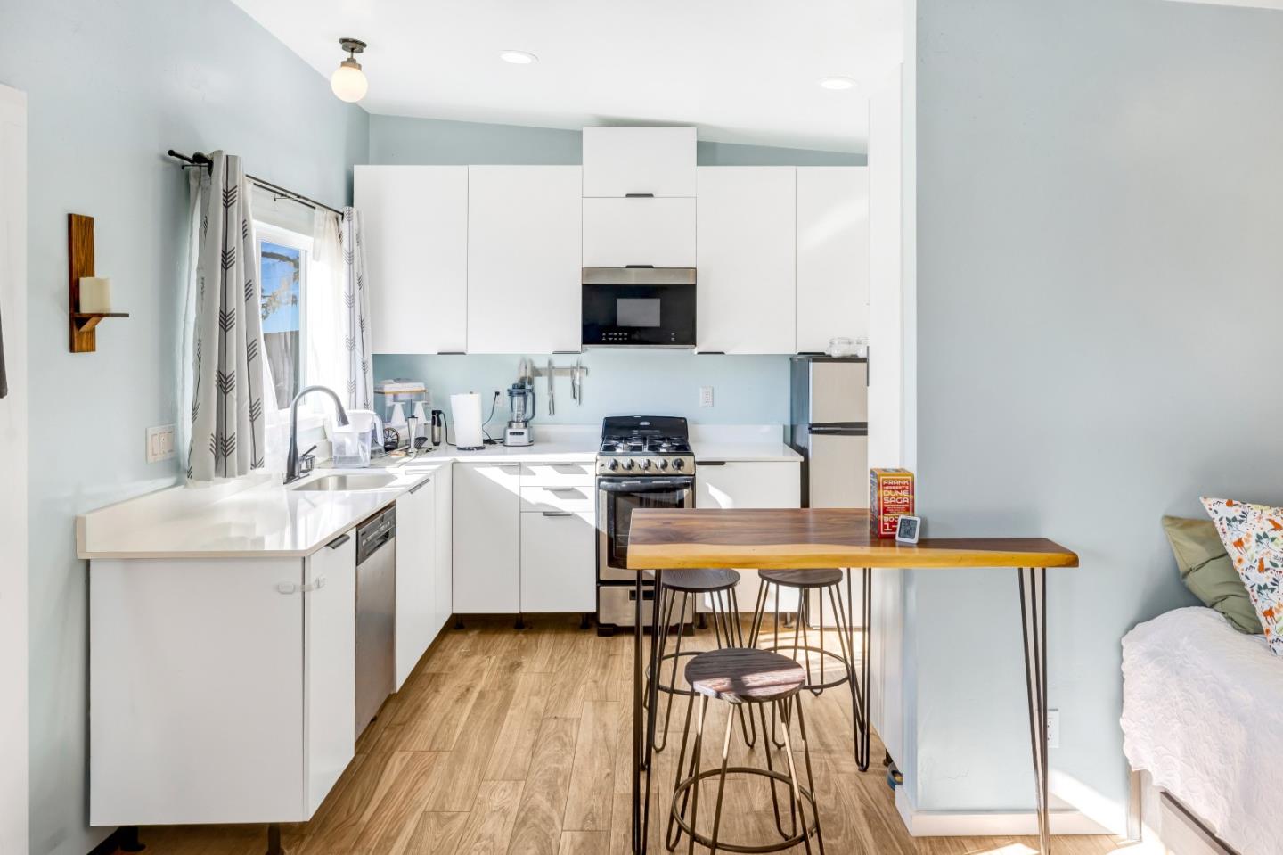 Detail Gallery Image 30 of 36 For 1171 Presidio Blvd, Pacific Grove,  CA 93950 - 3 Beds | 2 Baths