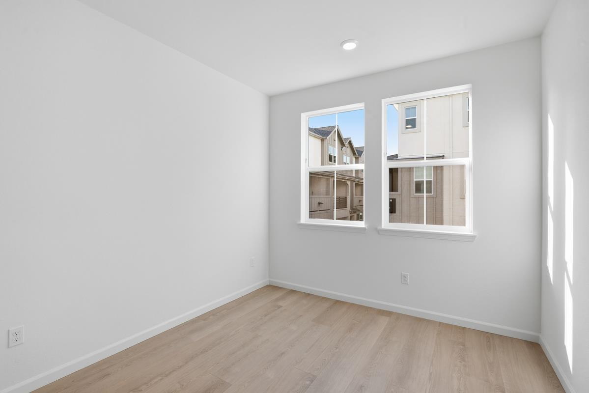 Detail Gallery Image 12 of 39 For 3836 Norbridge Ave, Castro Valley,  CA 94546 - 3 Beds | 3 Baths