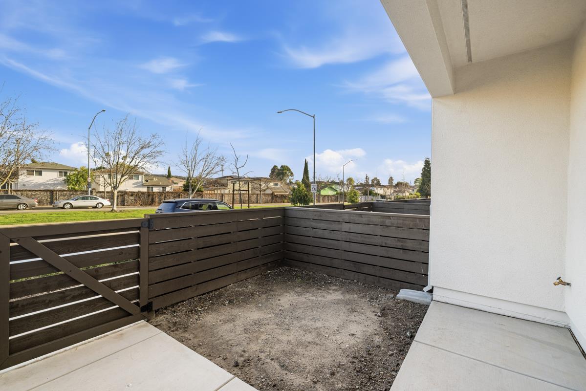 Detail Gallery Image 15 of 39 For 3836 Norbridge Ave, Castro Valley,  CA 94546 - 3 Beds | 3 Baths