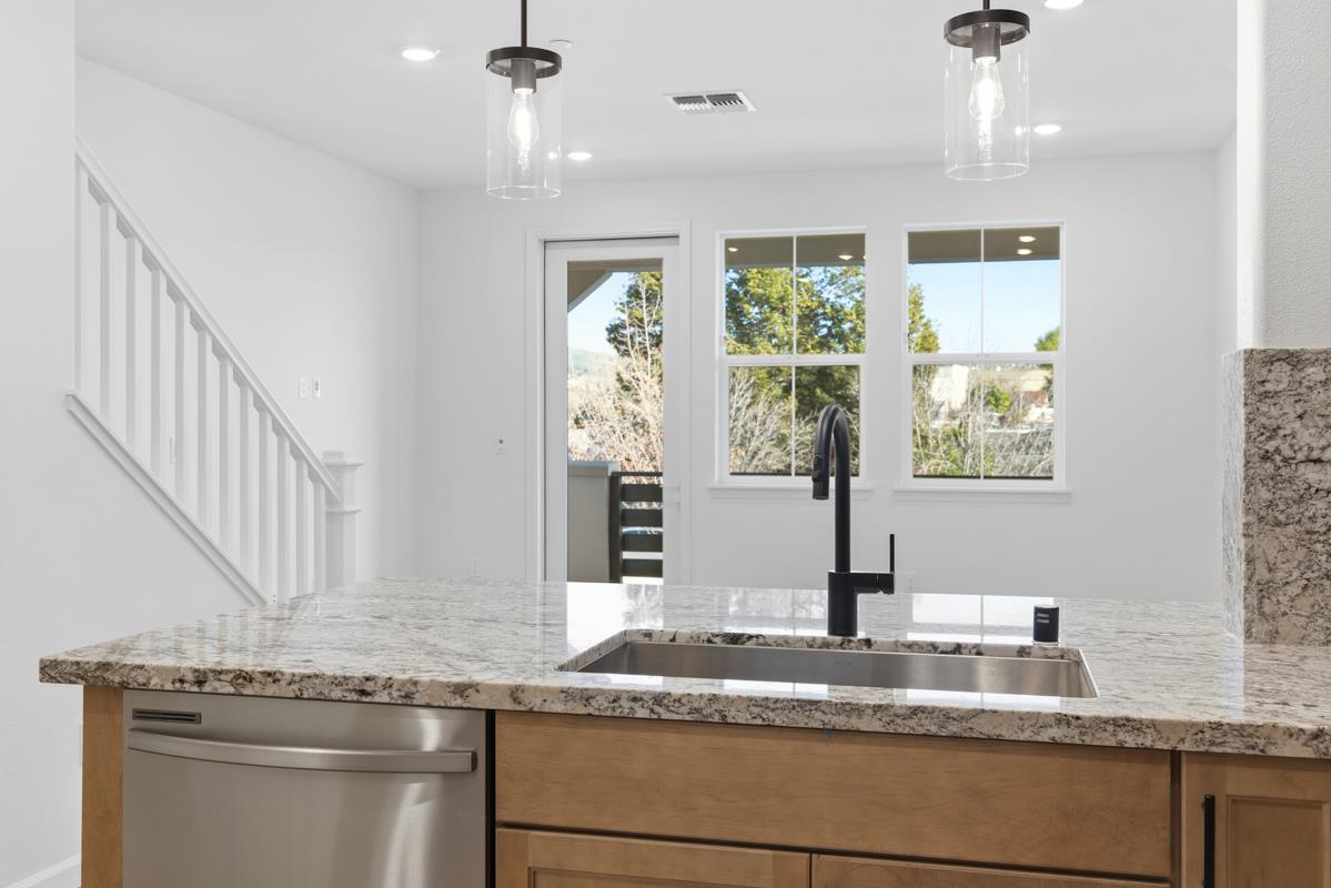 Detail Gallery Image 23 of 39 For 3836 Norbridge Ave, Castro Valley,  CA 94546 - 3 Beds | 3 Baths