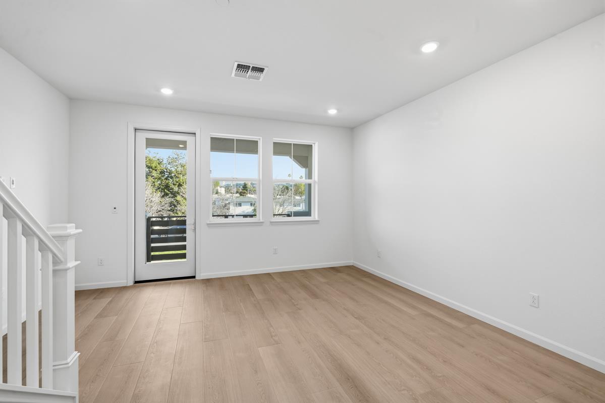 Detail Gallery Image 25 of 39 For 3836 Norbridge Ave, Castro Valley,  CA 94546 - 3 Beds | 3 Baths