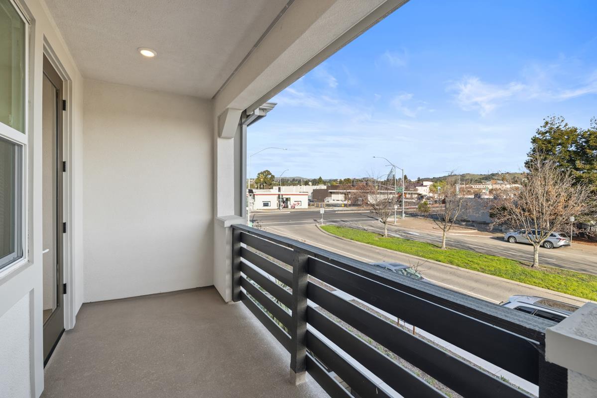 Detail Gallery Image 6 of 39 For 3836 Norbridge Ave, Castro Valley,  CA 94546 - 3 Beds | 3 Baths