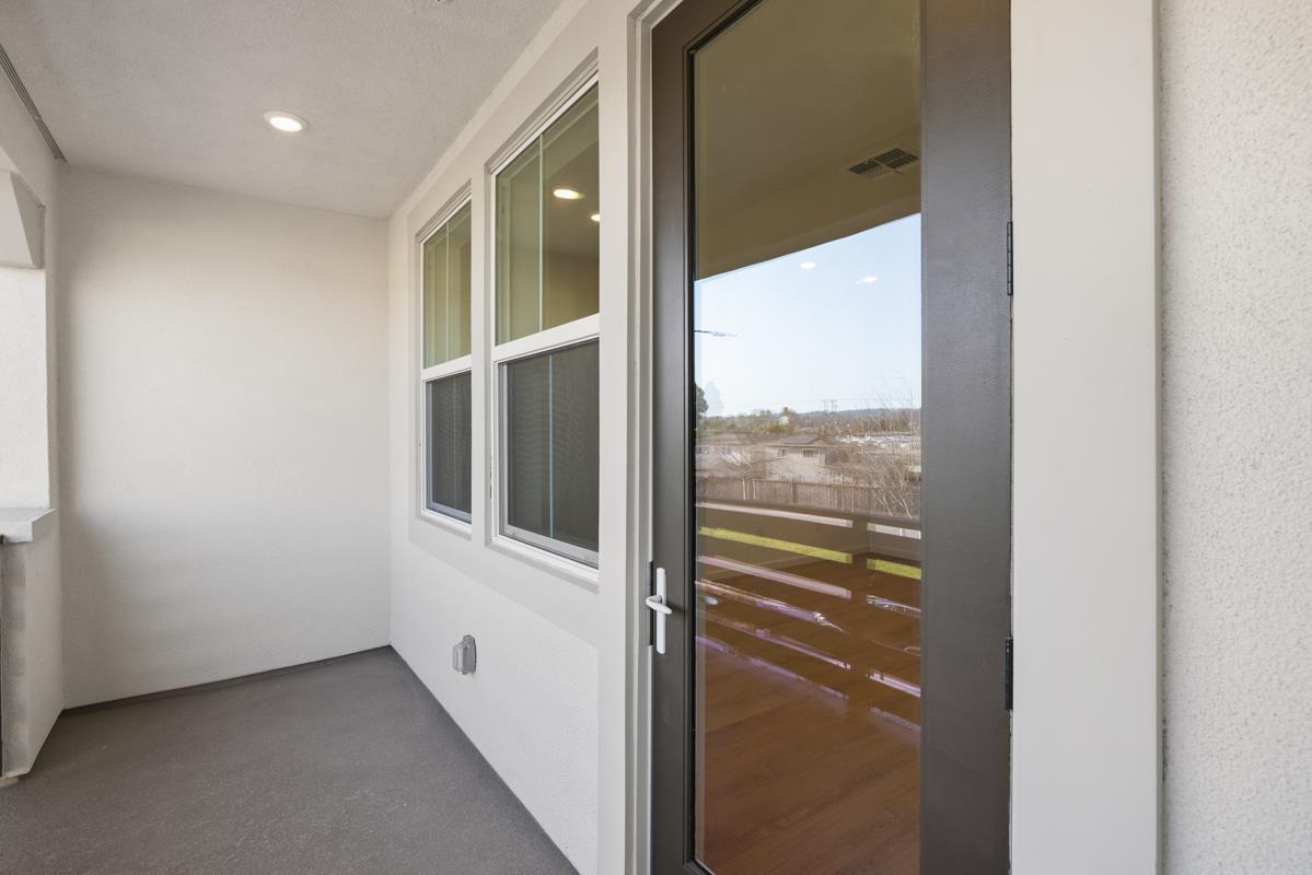 Detail Gallery Image 7 of 39 For 3836 Norbridge Ave, Castro Valley,  CA 94546 - 3 Beds | 3 Baths