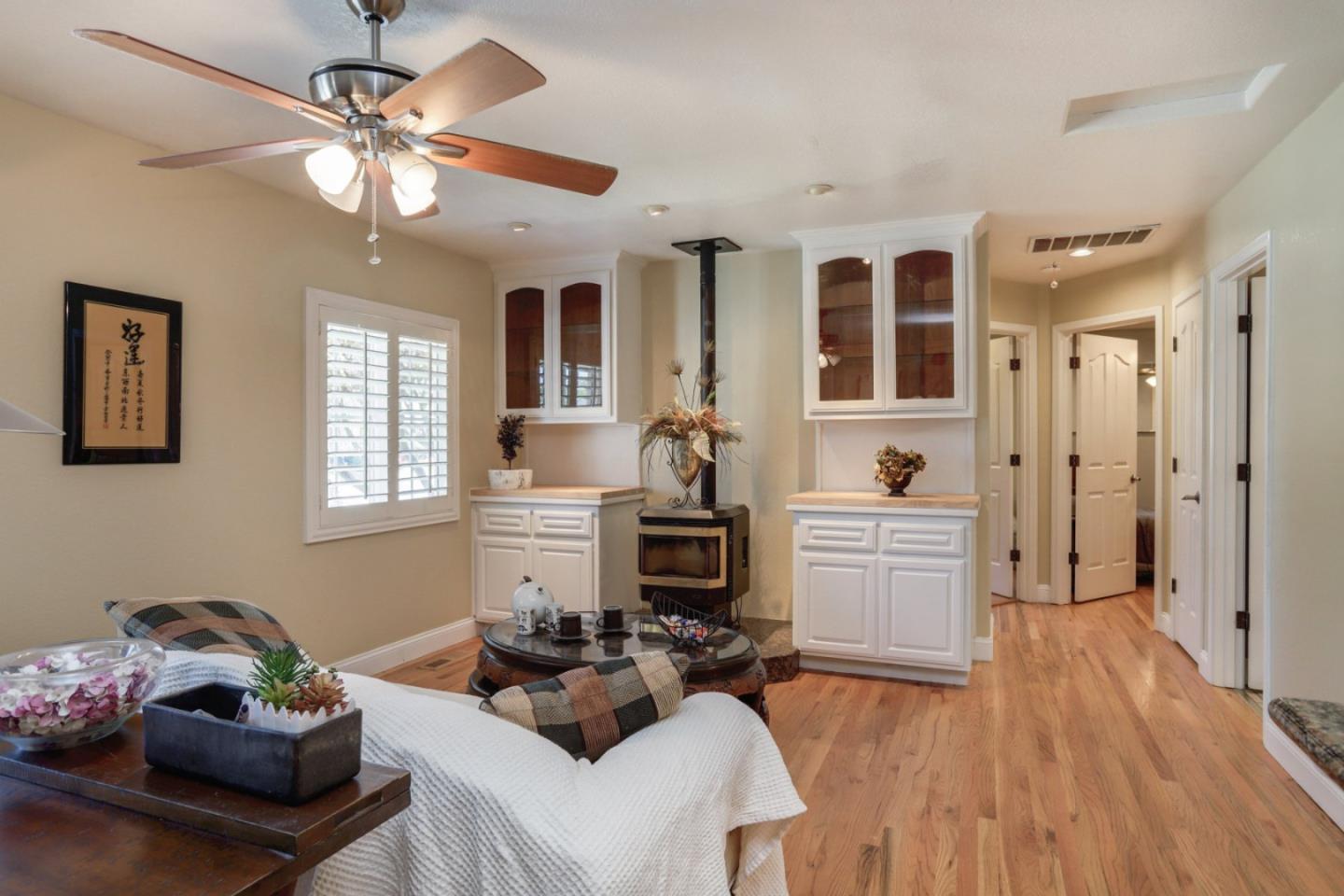 Detail Gallery Image 13 of 33 For 60 Monte Vista Way, Gilroy,  CA 95020 - 4 Beds | 2/1 Baths