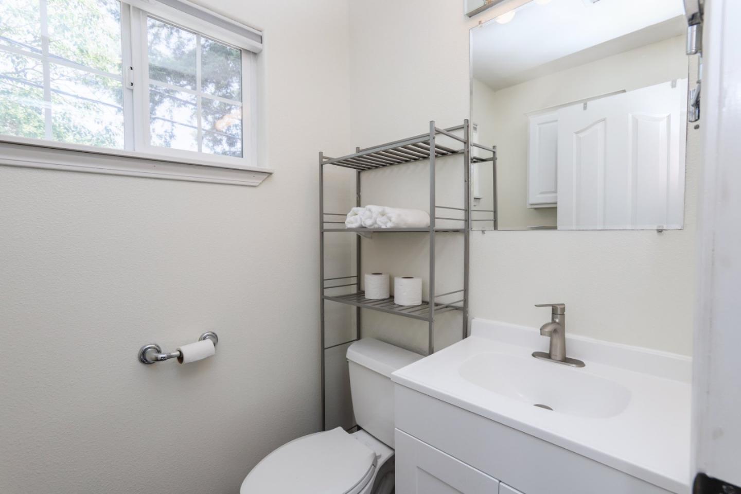 Detail Gallery Image 22 of 33 For 60 Monte Vista Way, Gilroy,  CA 95020 - 4 Beds | 2/1 Baths