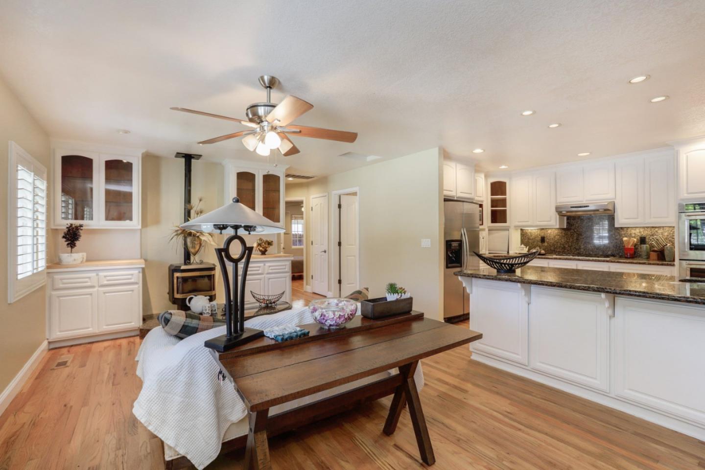 Detail Gallery Image 3 of 33 For 60 Monte Vista Way, Gilroy,  CA 95020 - 4 Beds | 2/1 Baths