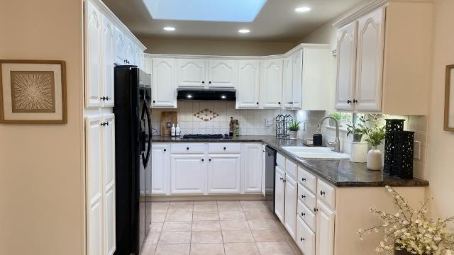 Detail Gallery Image 8 of 27 For 25349 Flanders Dr, Carmel,  CA 93923 - 3 Beds | 2 Baths