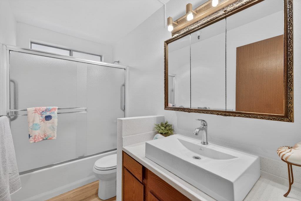 Detail Gallery Image 15 of 22 For 121 Vista Prieta, Santa Cruz,  CA 95062 - 2 Beds | 1 Baths