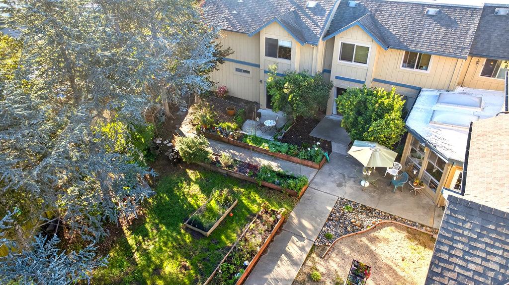 Detail Gallery Image 3 of 22 For 121 Vista Prieta, Santa Cruz,  CA 95062 - 2 Beds | 1 Baths