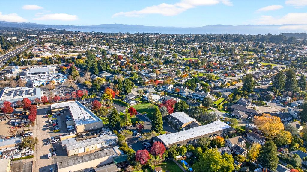 Detail Gallery Image 4 of 22 For 121 Vista Prieta, Santa Cruz,  CA 95062 - 2 Beds | 1 Baths