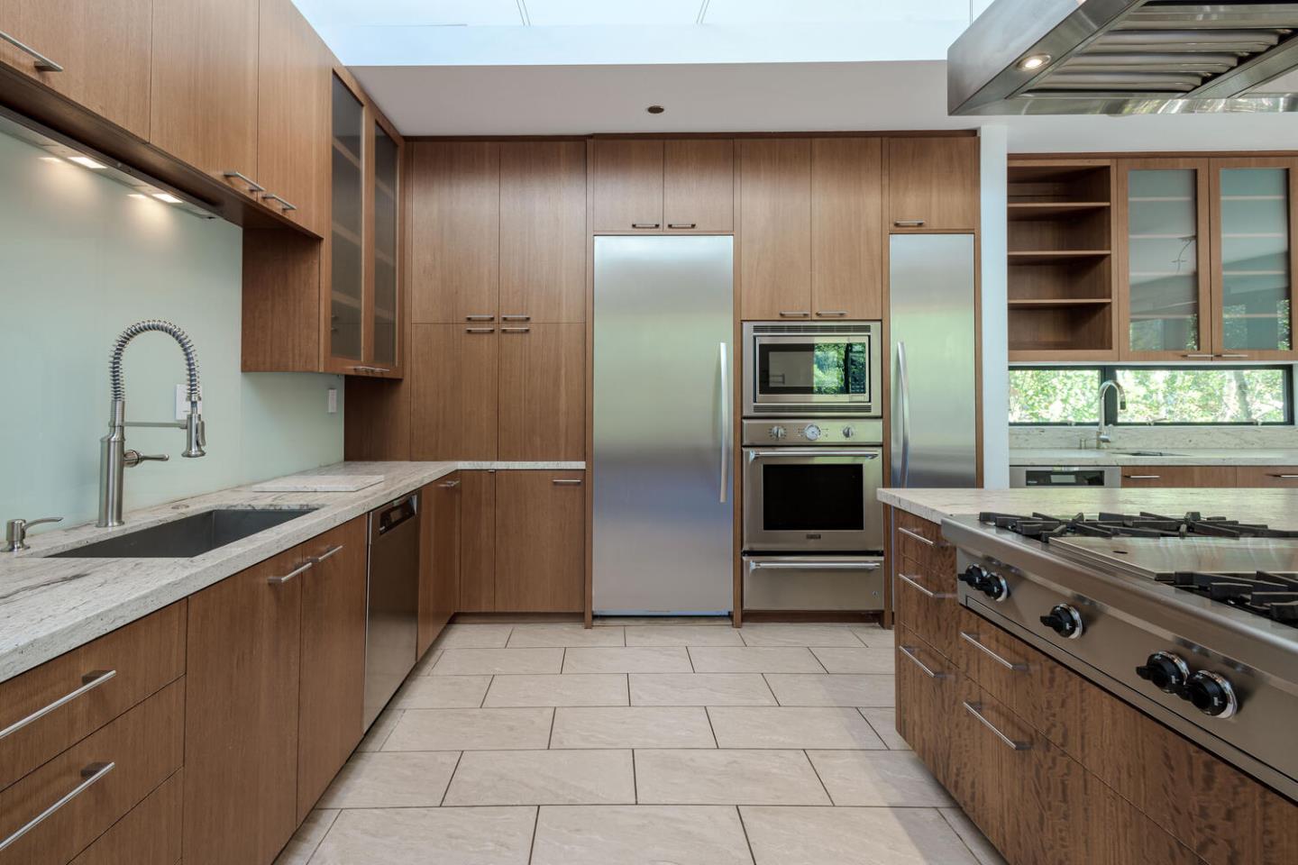 Detail Gallery Image 11 of 66 For 2510 Skyfarm Dr, Hillsborough,  CA 94010 - 5 Beds | 4/1 Baths