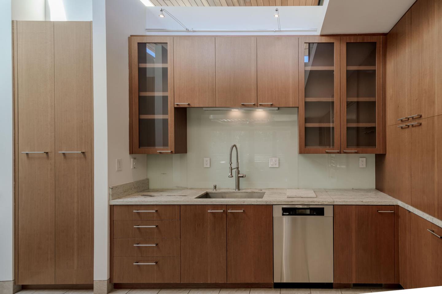 Detail Gallery Image 13 of 66 For 2510 Skyfarm Dr, Hillsborough,  CA 94010 - 5 Beds | 4/1 Baths