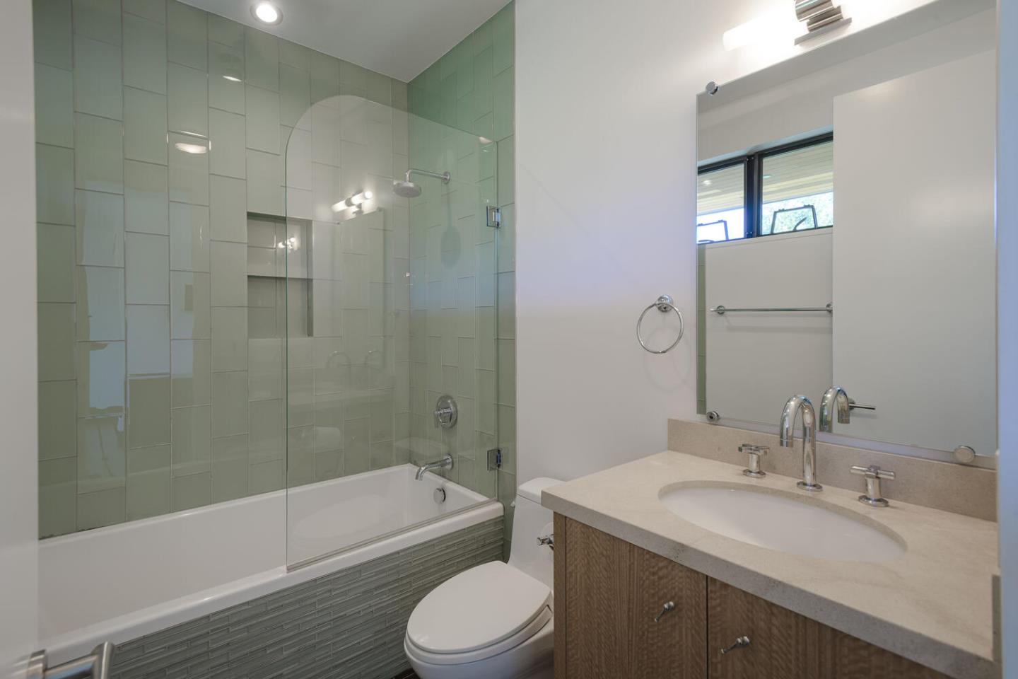 Detail Gallery Image 22 of 66 For 2510 Skyfarm Dr, Hillsborough,  CA 94010 - 5 Beds | 4/1 Baths