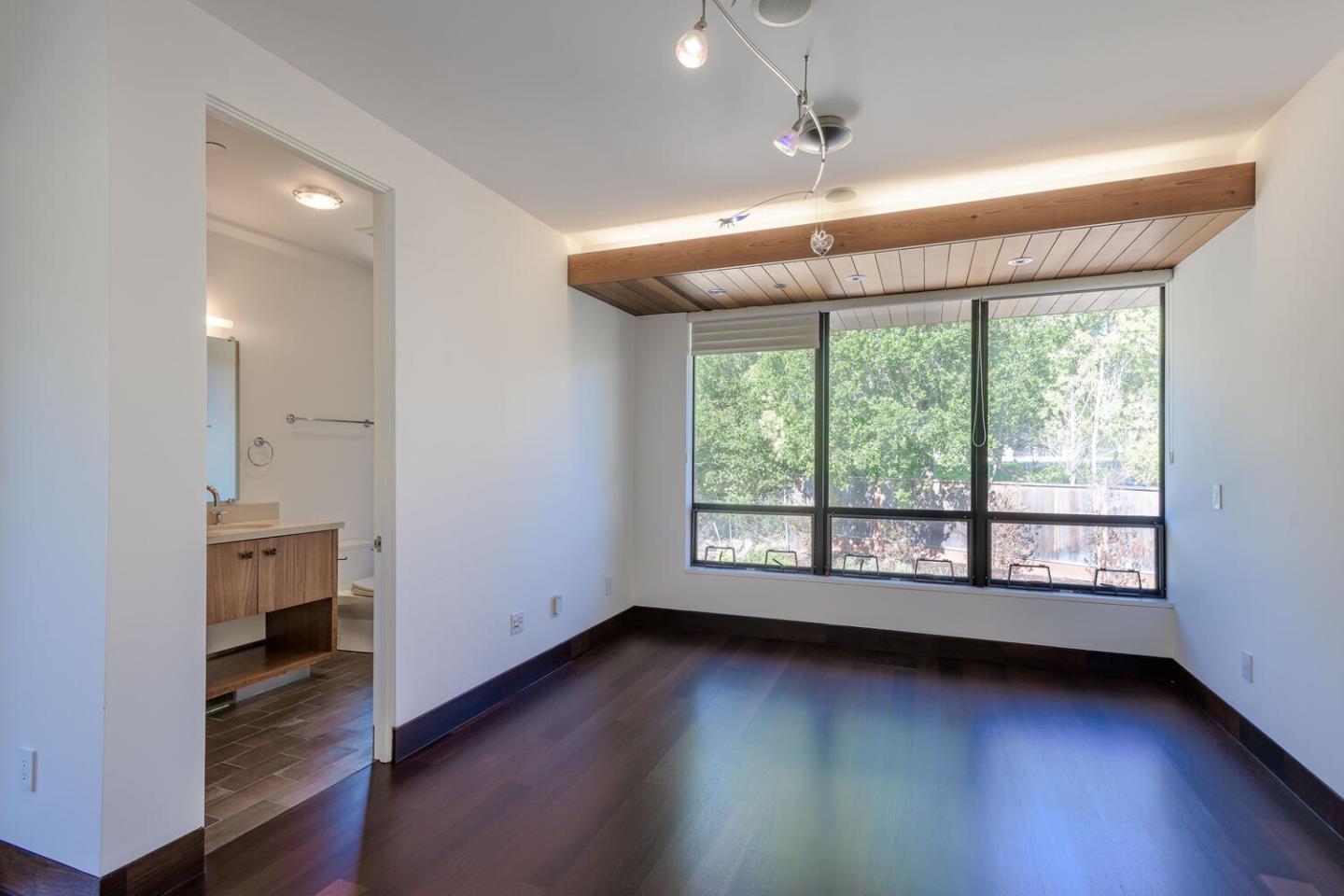 Detail Gallery Image 26 of 66 For 2510 Skyfarm Dr, Hillsborough,  CA 94010 - 5 Beds | 4/1 Baths