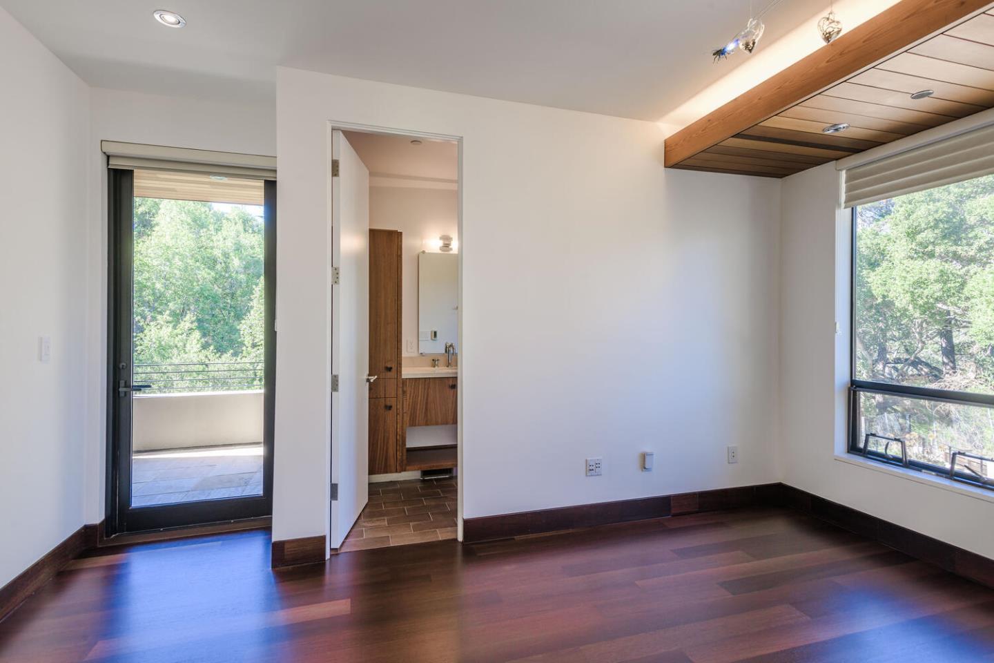 Detail Gallery Image 27 of 66 For 2510 Skyfarm Dr, Hillsborough,  CA 94010 - 5 Beds | 4/1 Baths