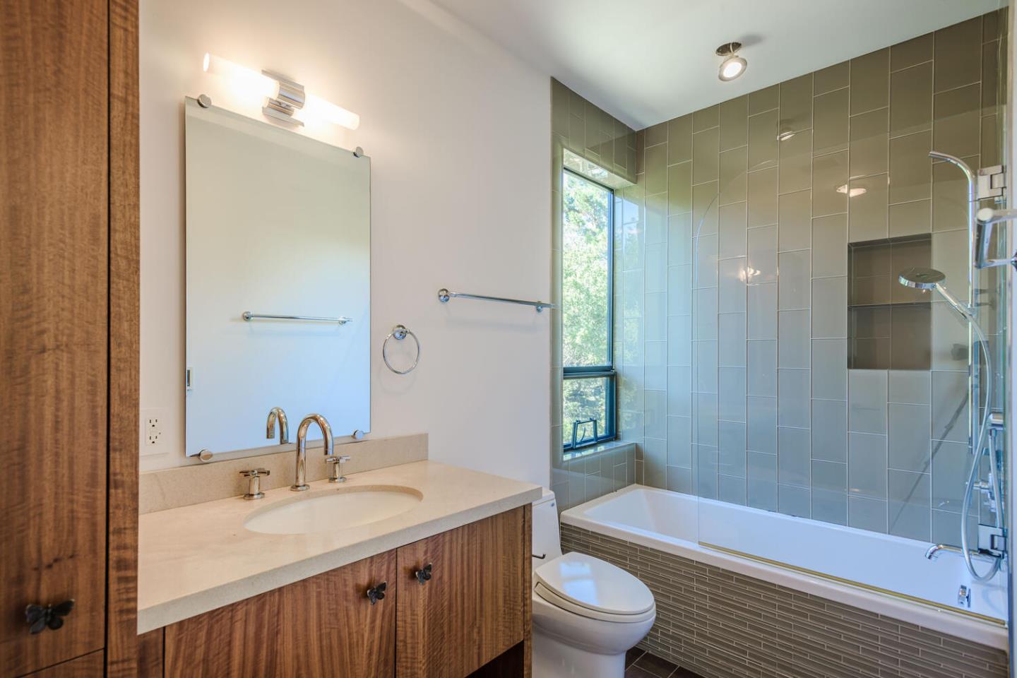 Detail Gallery Image 28 of 66 For 2510 Skyfarm Dr, Hillsborough,  CA 94010 - 5 Beds | 4/1 Baths