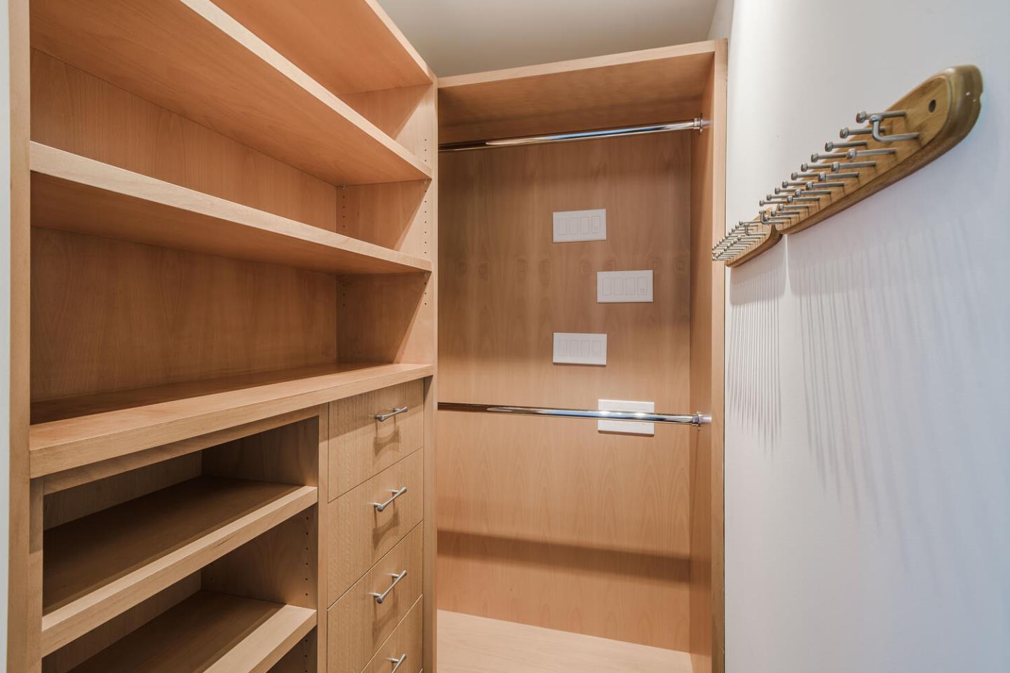 Detail Gallery Image 39 of 66 For 2510 Skyfarm Dr, Hillsborough,  CA 94010 - 5 Beds | 4/1 Baths