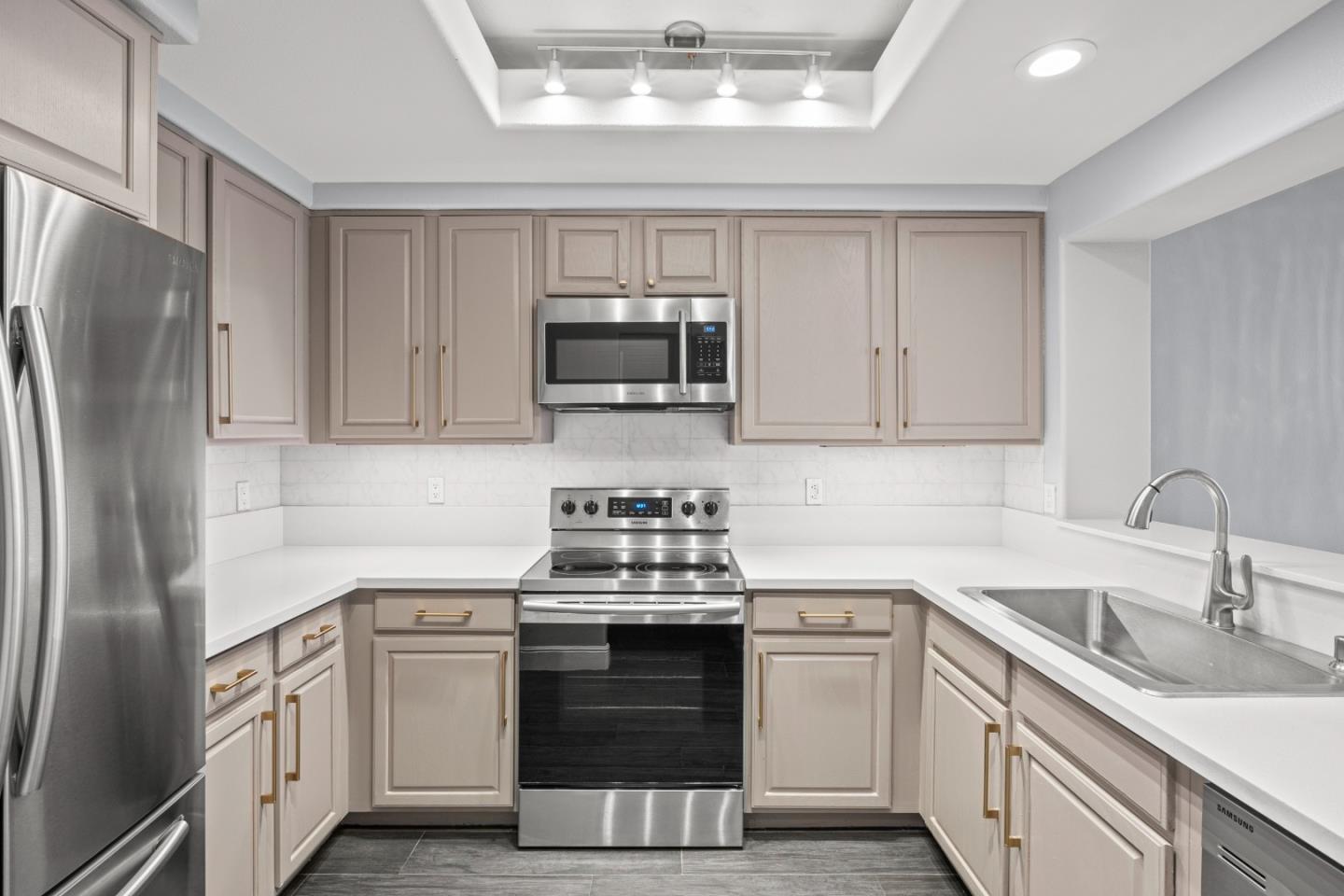 Detail Gallery Image 14 of 33 For 144 S 3rd St #320,  San Jose,  CA 95112 - 1 Beds | 1 Baths