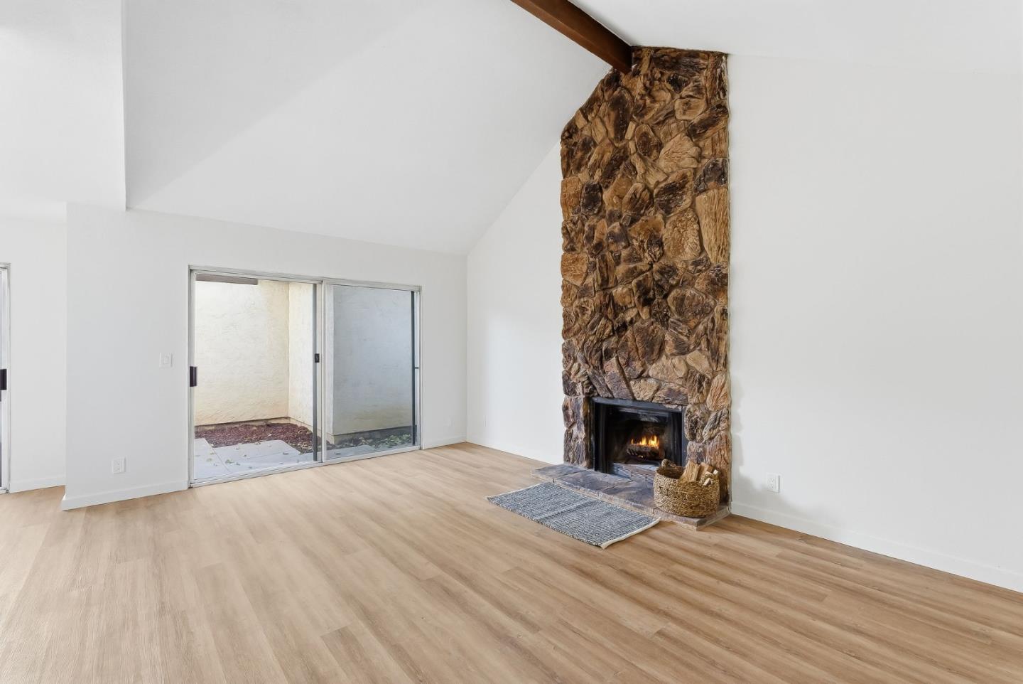 Photo #5: ML82028424 Listing: Photo #5