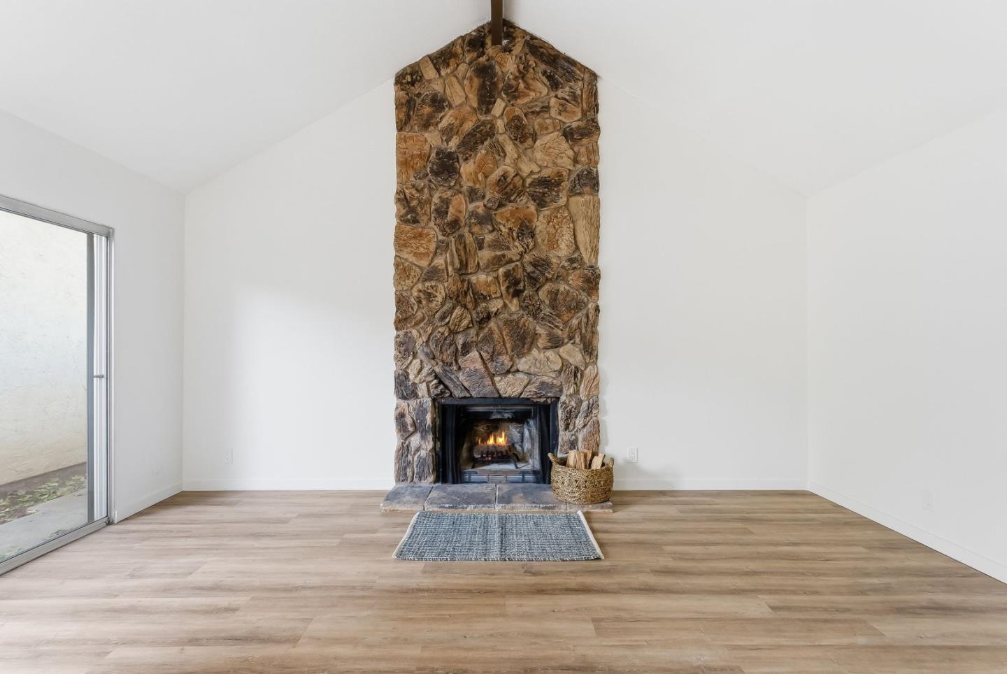 Photo #7: ML82028424 Listing: Photo #7