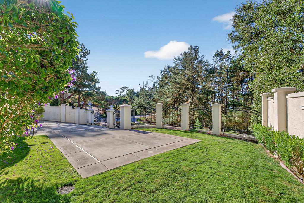 Detail Gallery Image 53 of 72 For 4051 Los Altos Dr, Pebble Beach,  CA 93953 - 3 Beds | 3/1 Baths