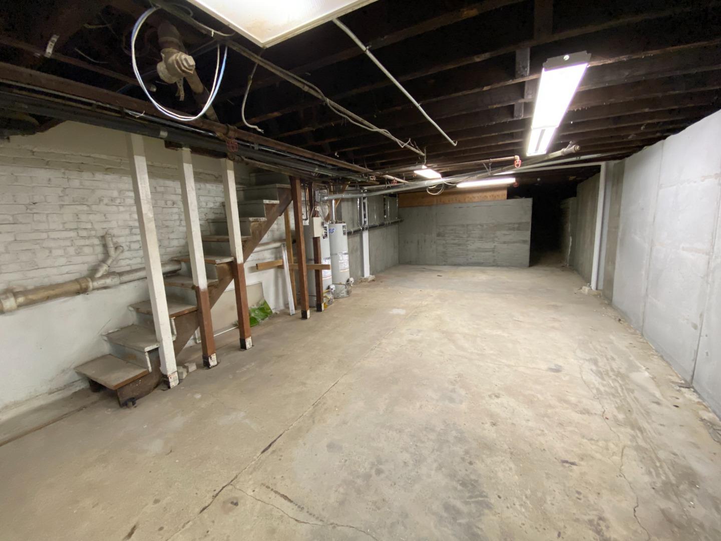 Detail Gallery Image 5 of 9 For 556 Broadway, San Francisco,  CA 94133 - – Beds | – Baths